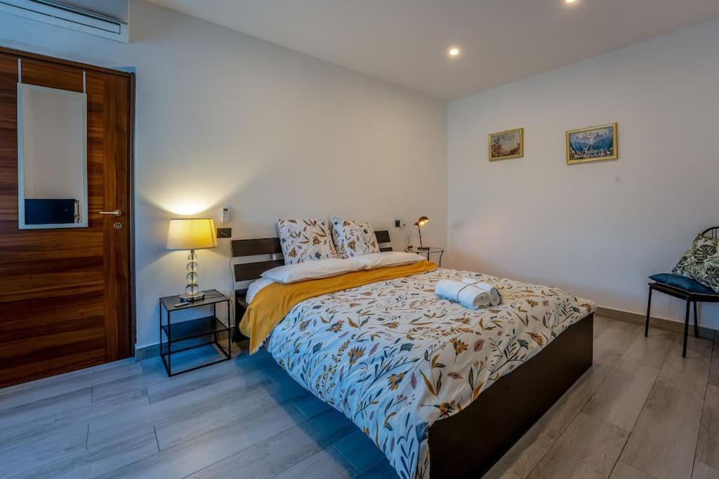 Appartamento Borgo Antico Paruzzaro Exterior photo